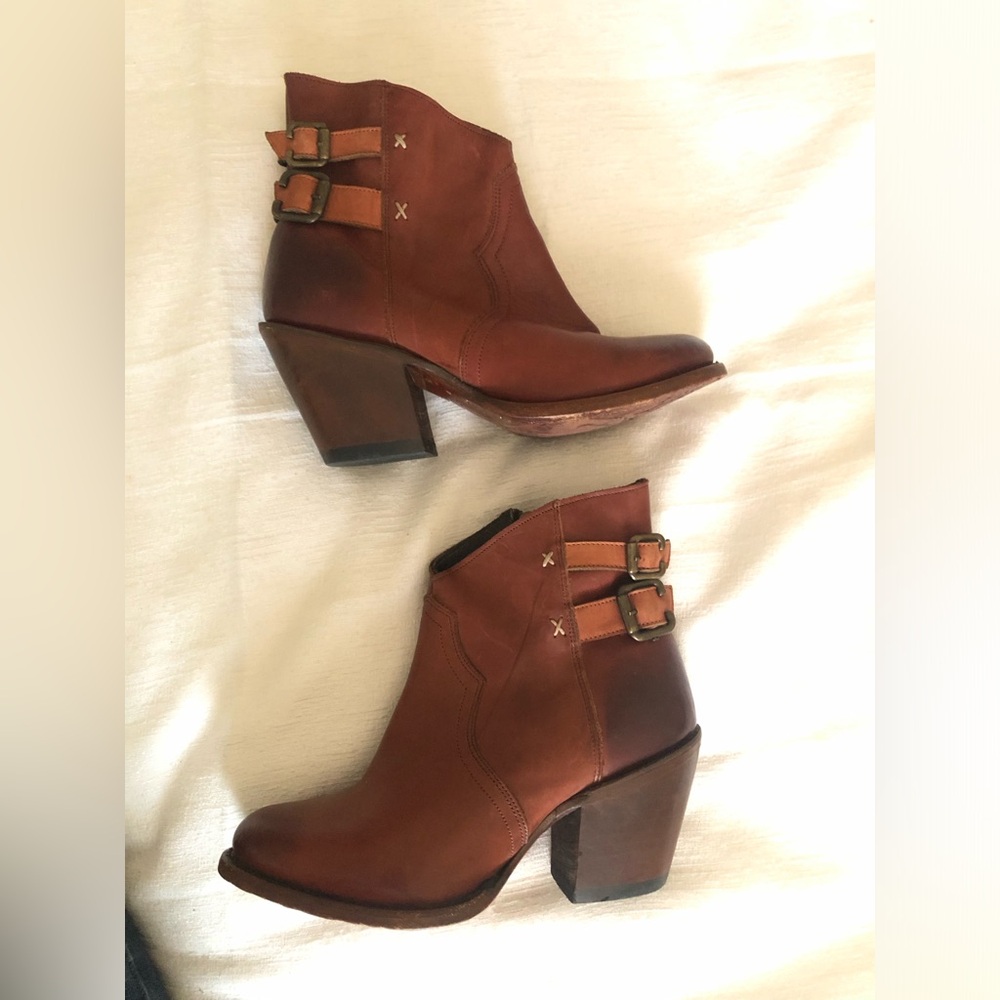 Caborca Brown Leather Ankle Boots with Rounded Toe and Stacked Heel